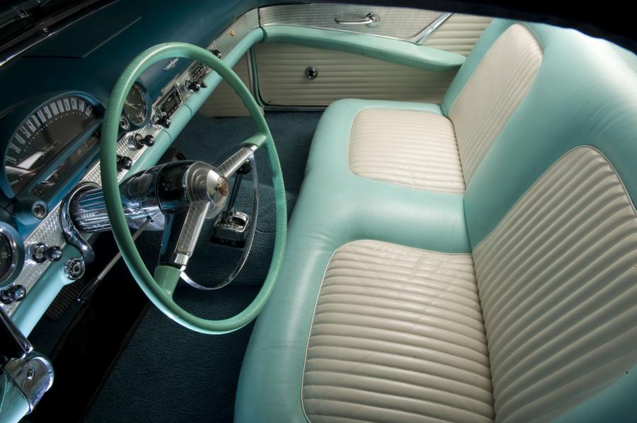 Интерьер Ford Thunderbird (P5/40) 1955 года  (фото 86 из 128)